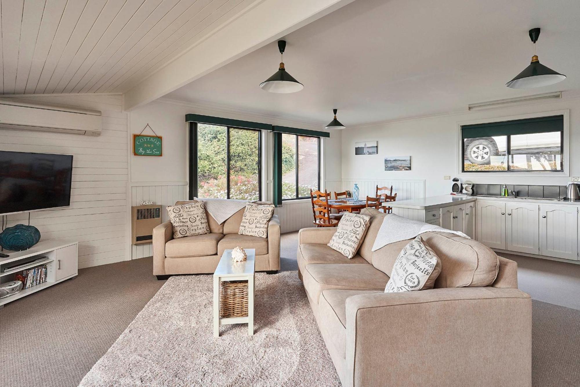 Kingfisher Cottage Beachfront At The Binalong Bay المظهر الخارجي الصورة